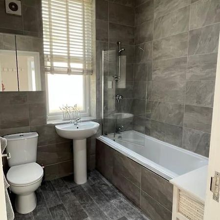 One Bedroom Apartment In The Centre Of Llandudno Esterno foto